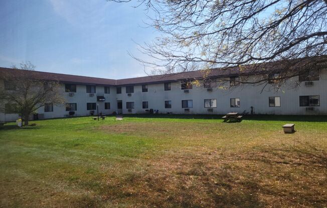 1 bed, 1 bath, $745, Unit 3633 Fairfax Street, 202