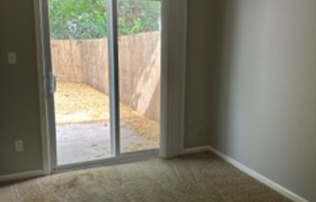 2 beds, 1 bath, $1,550