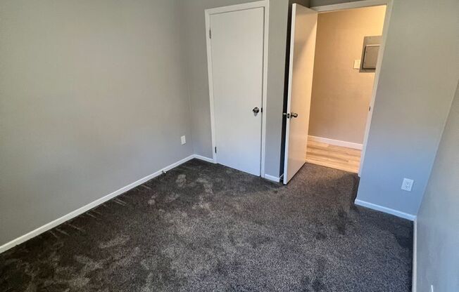 3 beds, 1 bath, $1,208, Unit 301