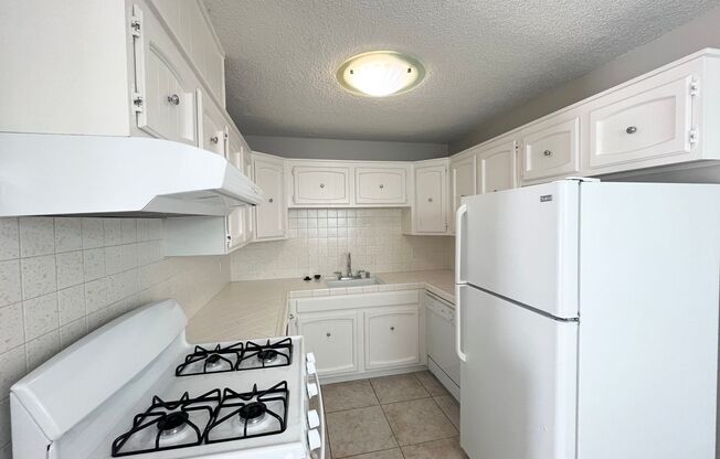 1 bed, 1 bath, $1,595, Unit 04