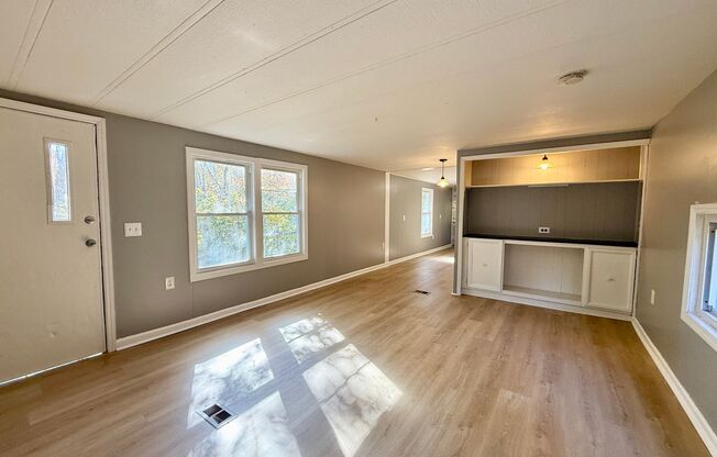 Spacious 2 bed, 1.5 bath Home FOR RENT in Commercial Twp $1500