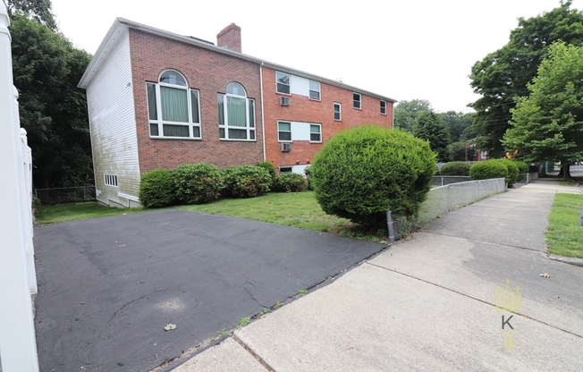 3 beds, 2 baths, $3,600, Unit 72