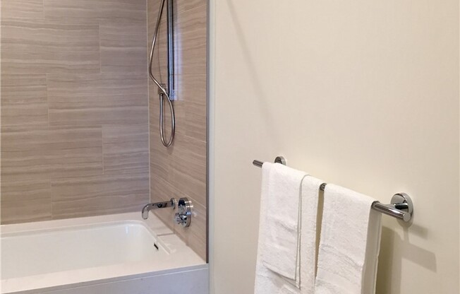 1 bed, 1.5 baths, 937 sqft, $4,150, Unit 1828