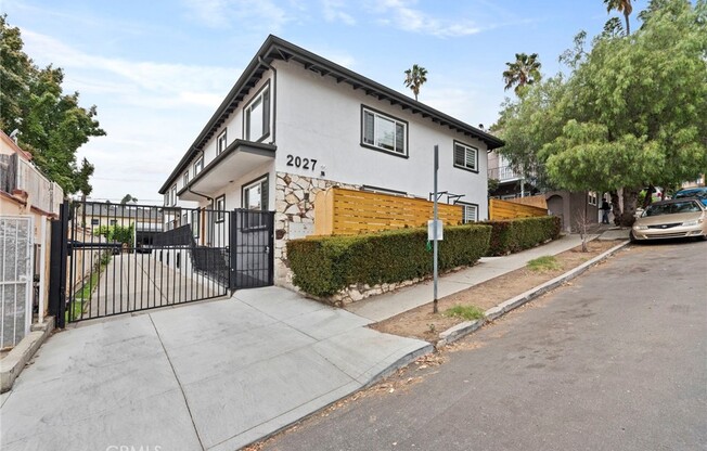 2027 VIS DE MAR AVE