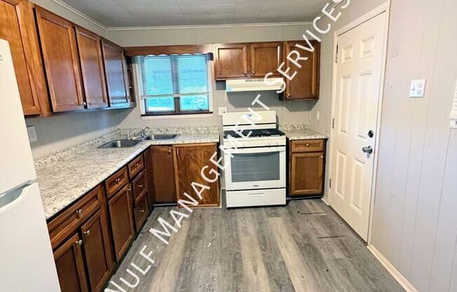 506 FARNSWORTH AVE