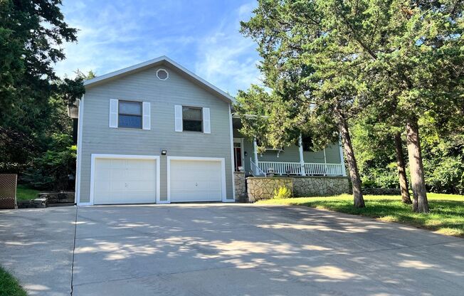 Great Home in Tatarrax Hills Neighborhood located on West Side of MHK!
