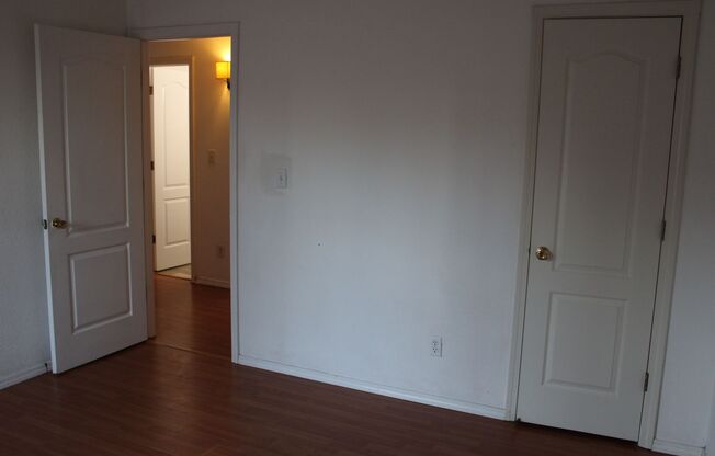 3 beds, 2 baths, $1,250