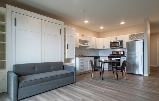 Studio, 1 bath, 500 sqft, $1,299