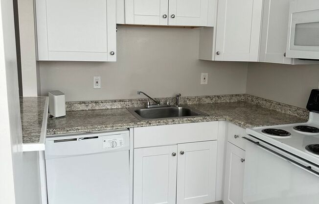 1 bed, 1 bath, 712 sqft, $1,750, Unit G-1