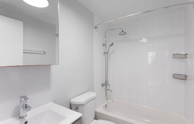 2 beds, 2 baths, 578 sqft, $2,475, Unit 402