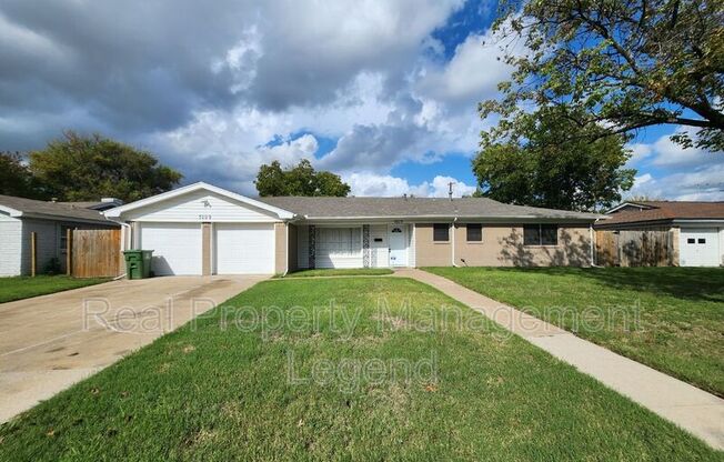 7009 CORONA DR