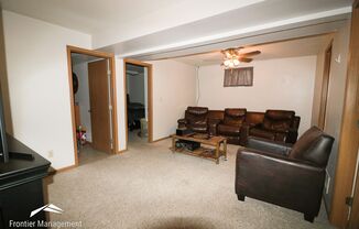 4 beds, 2 baths, $1,500, Unit A