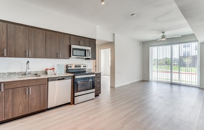550 EXCHANGE BLVD