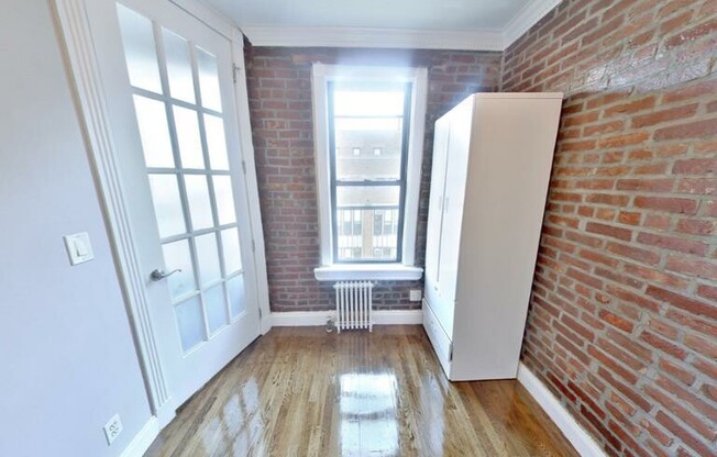 3 beds, 1 bath, $7,295, Unit 6B