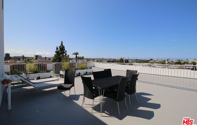 3 beds, 2.5 baths, 1,500 sqft, $4,990, Unit 301