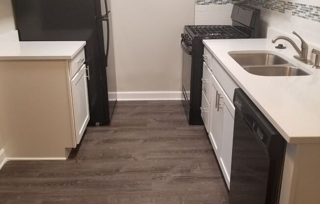 2 beds, 1 bath, 850 sqft, $1,750, Unit 940-301
