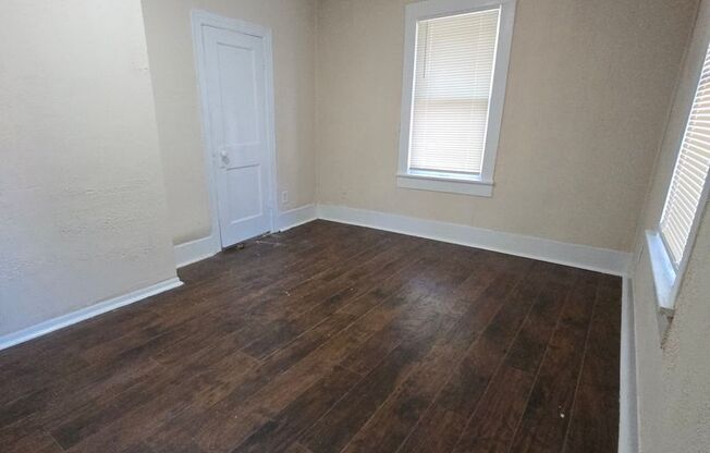 2 beds, 1 bath, $1,000