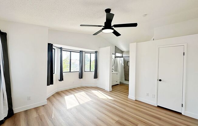 4 beds, 3 baths, $2,400
