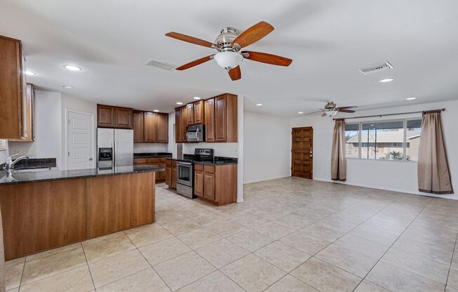 Spacious & Stylish 4/2 – Just  2 Miles from ASU!