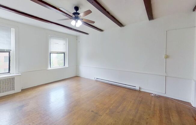 1 bed, 1 bath, 700 sqft, $1,349, Unit 42-3