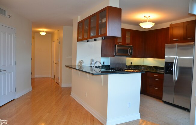272 W 107 ST