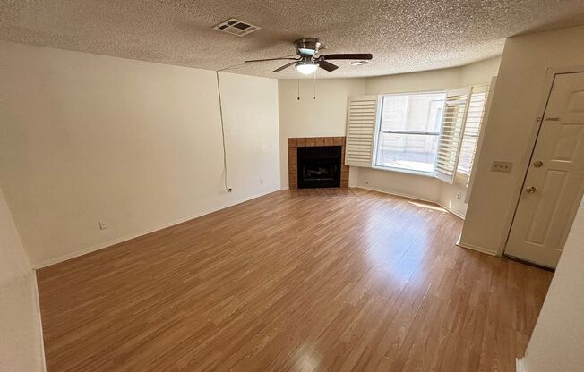 Gorgeous 2BD / 2.5BATH home located in Summerfield Village!