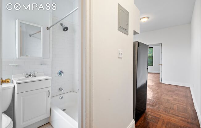 Studio, 1 bath, $3,295, Unit 4B