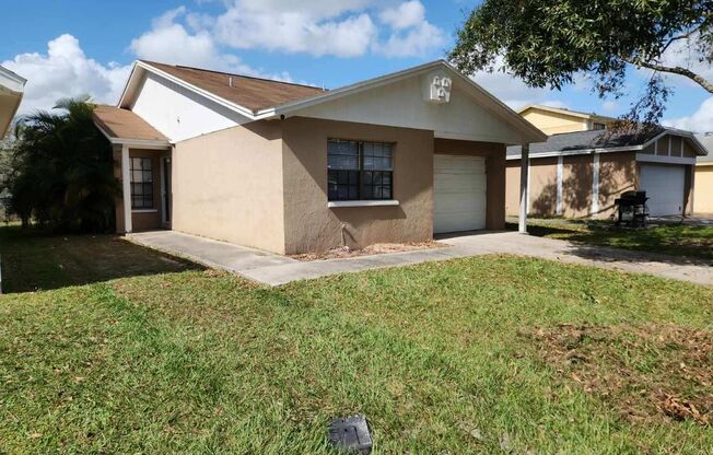 Three Bedroom Two Bath Home in S Lakeland