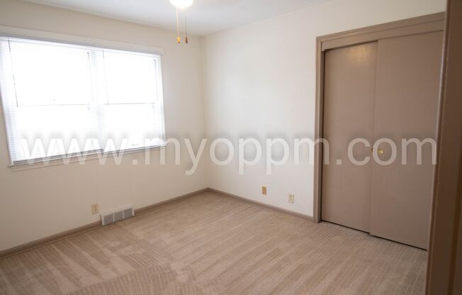BARNES 3526/3606 S 82nd St