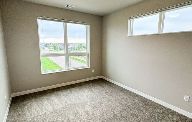 3 beds, 2 baths, 1,409 sqft, $1,975, Unit C301