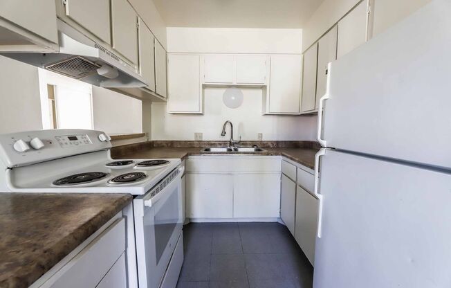 E Mesquite Ave. 1400& 1404