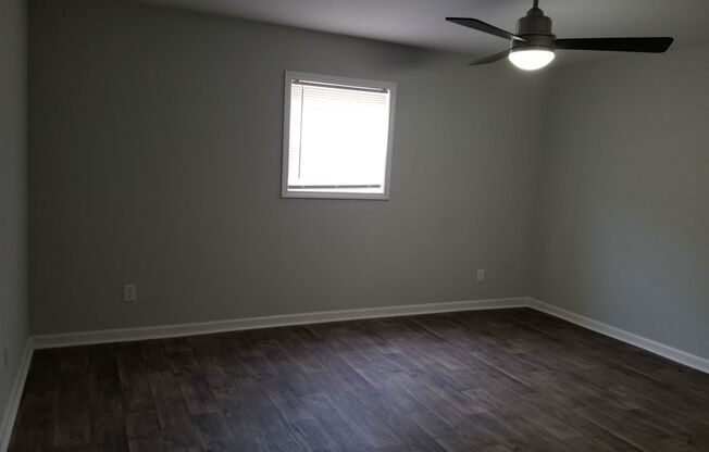 2 beds, 1 bath, $1,045, Unit 5912