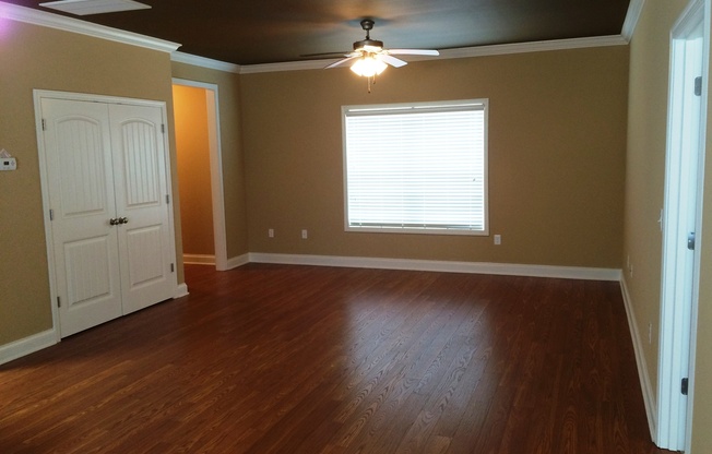 1 bed, 1 bath, 985 sqft, $895, Unit 210