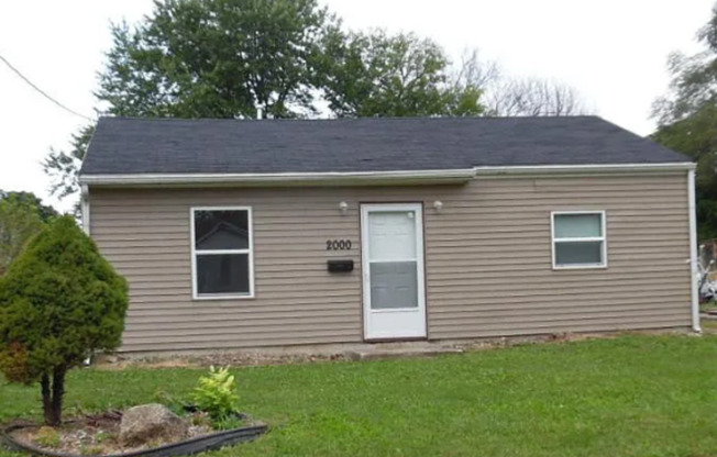 2 beds, 1 bath, $1,025