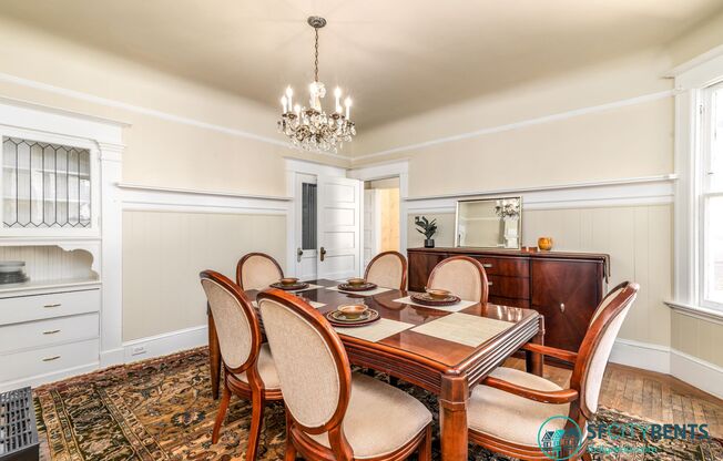 Cole Valley/Haight: Unfurnished Edwardian Flat w/ in-unit W/D