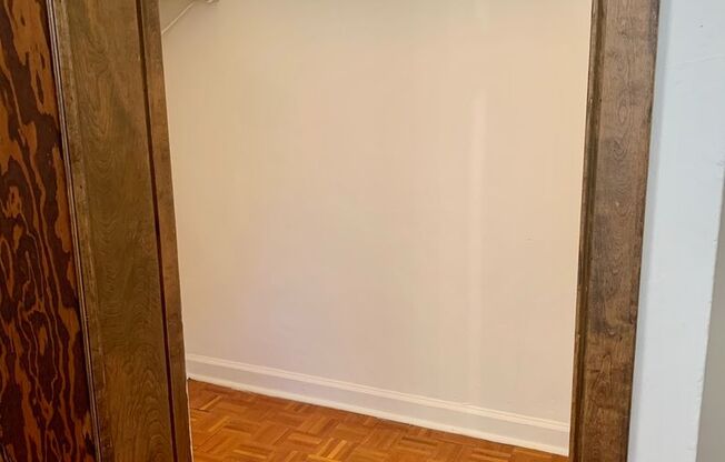 Studio, 1 bath, 300 sqft, $1,275, Unit 530-312