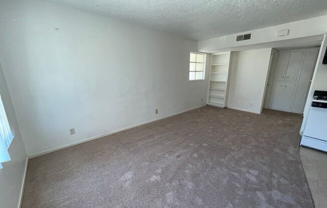 2 beds, 1.5 baths, $4,000, Unit 2