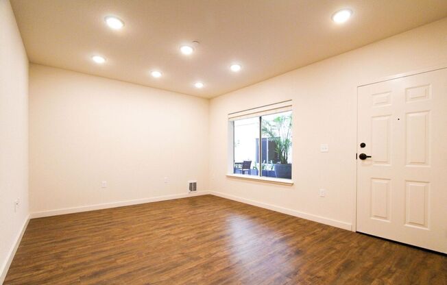 3 beds, 2 baths, 1,035 sqft, $3,995, Unit 302