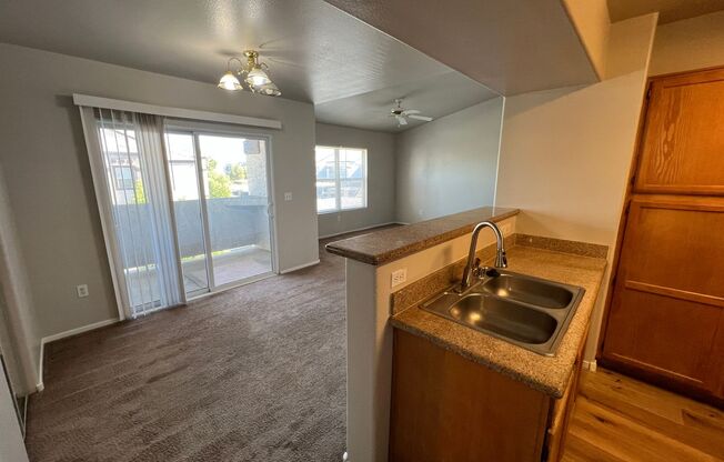 3 beds, 2 baths, $1,710, Unit # 2072