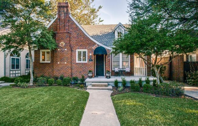 Gorgeous 3 Bedroom House in the Desirable "M Streets" Neighborhood