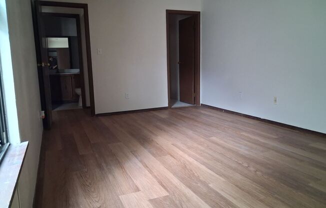 2 beds, 1.5 baths, 1,000 sqft, $1,700, Unit 8199-8199C