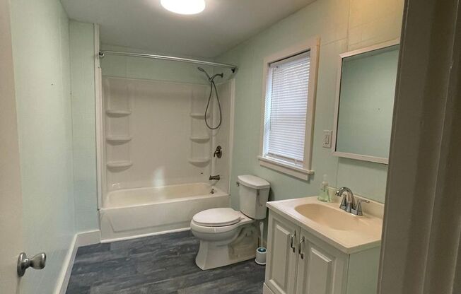 2 beds, 1 bath, $1,000