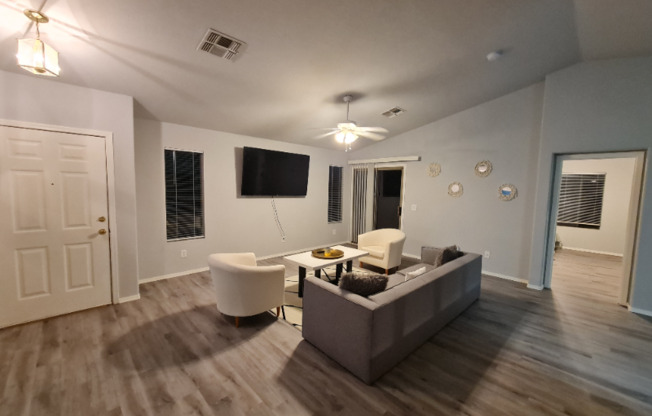 11305 W PINEHOLLOW DR