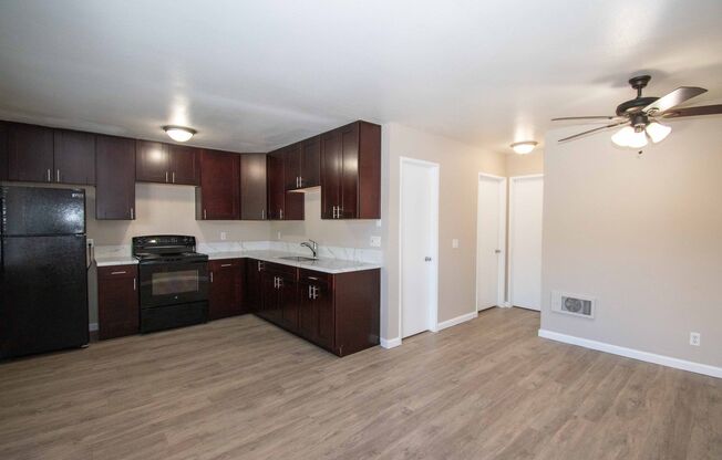 2 beds, 1 bath, $1,975, Unit 4960-01