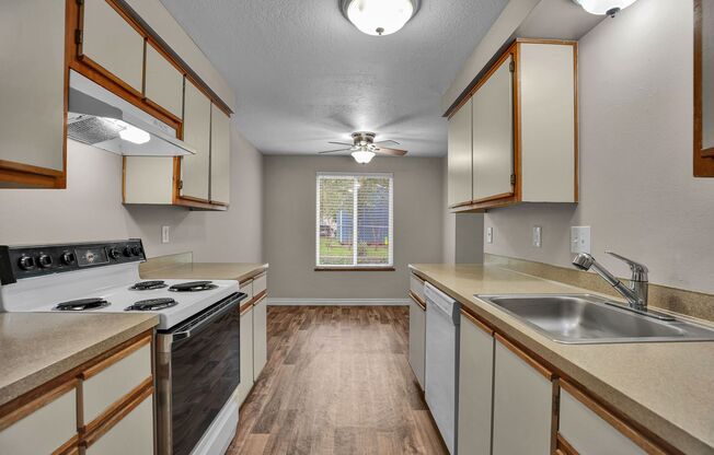 2 beds, 2 baths, 950 sqft, $1,395, Unit 340-27