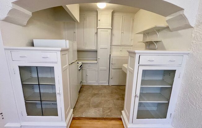 1 bed, 1 bath, $1,025, Unit 102