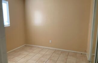 2 beds, 1 bath, 750 sqft, $850, Unit #3