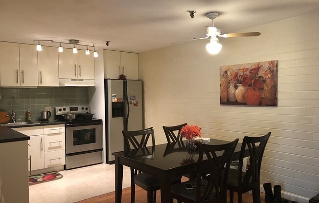 1 bed, 1 bath, 765 sqft, $2,100, Unit 714