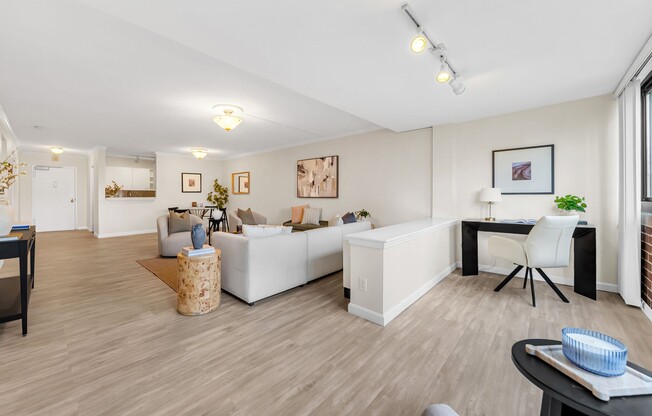 1 bed, 1 bath, 899 sqft, $3,100, Unit 7H