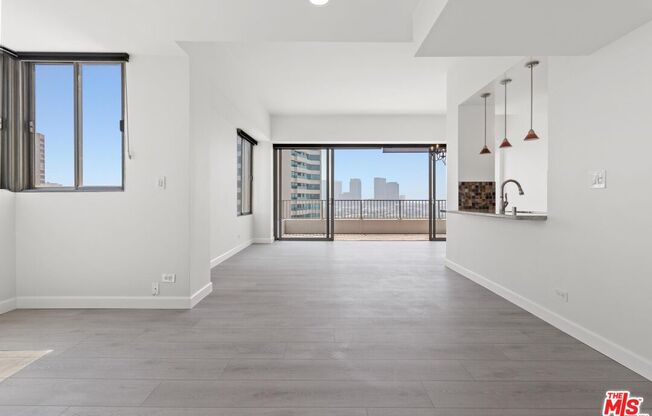 2 beds, 1.8 baths, 1,114 sqft, $5,400, Unit 1703